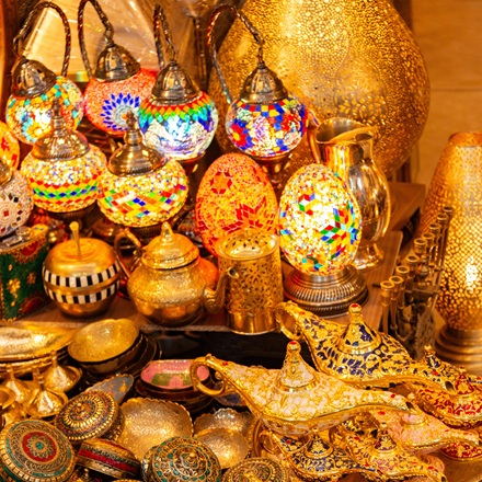 Traditional gifts and souvenirs